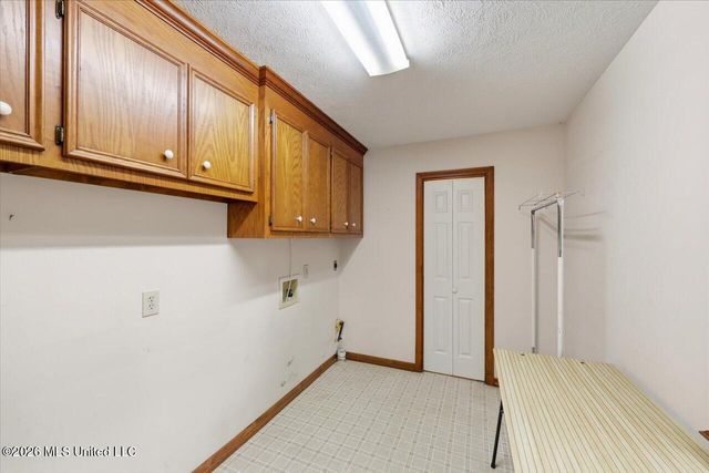 2141 Mcfarland Road, Raymond, MS 39154
