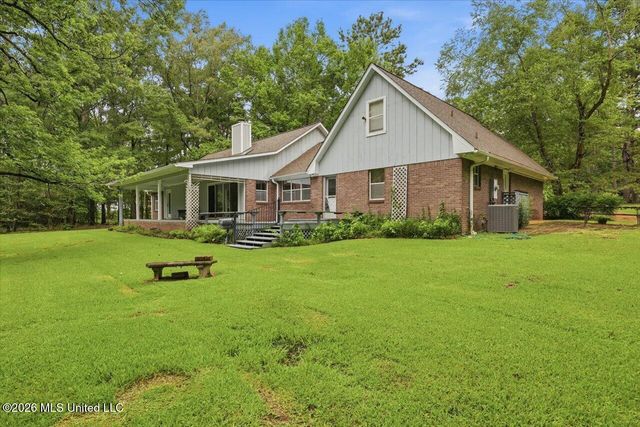 2141 Mcfarland Road, Raymond, MS 39154