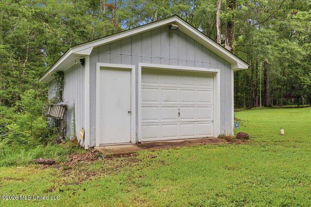 2141 Mcfarland Road, Raymond, MS 39154