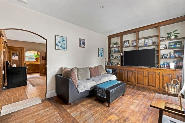 4 Arthur, Salem, MA 01970
