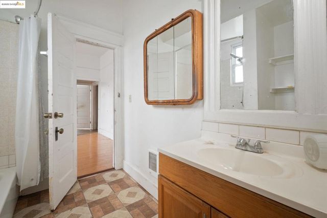 443 443 Watson St, Monterey, CA 93940