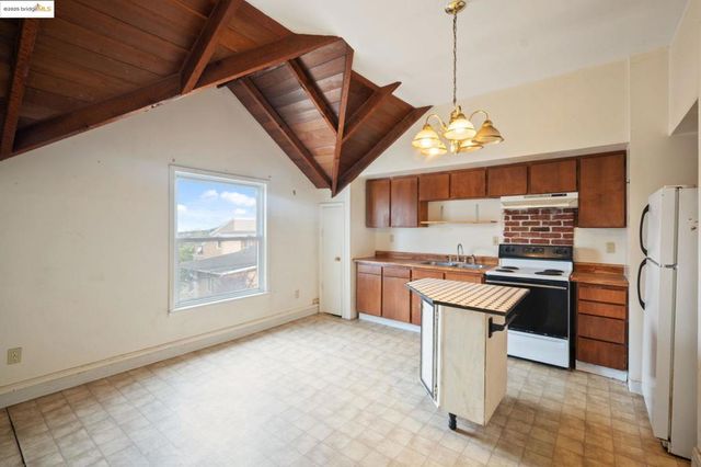 443 443 Watson St, Monterey, CA 93940