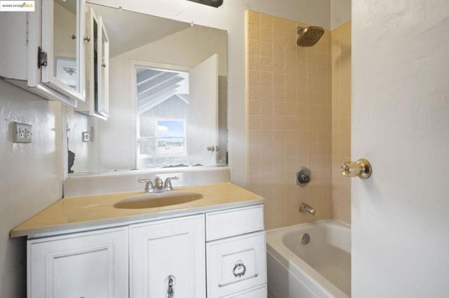 443 443 Watson St, Monterey, CA 93940