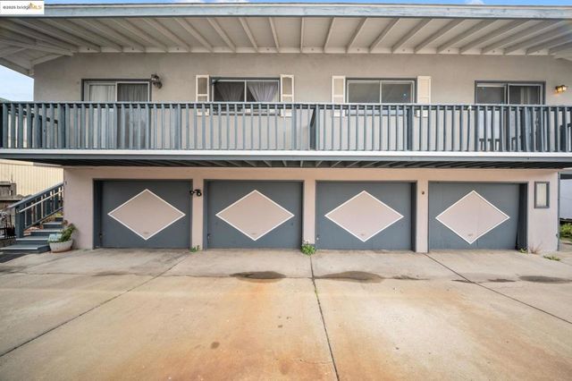 443 443 Watson St, Monterey, CA 93940