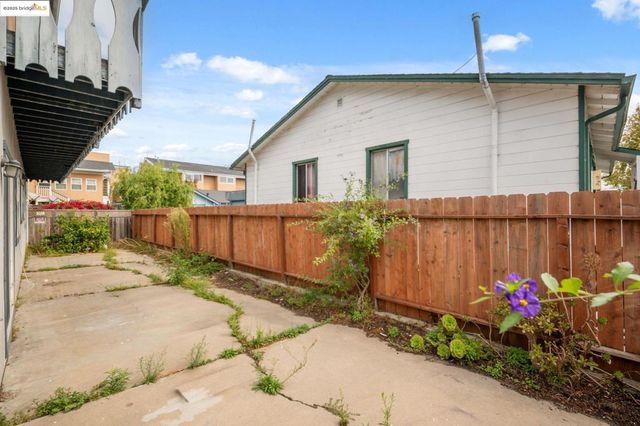 443 443 Watson St, Monterey, CA 93940