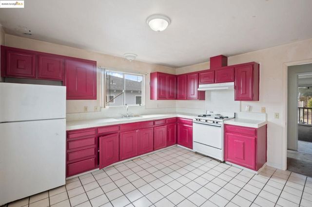 443 443 Watson St, Monterey, CA 93940