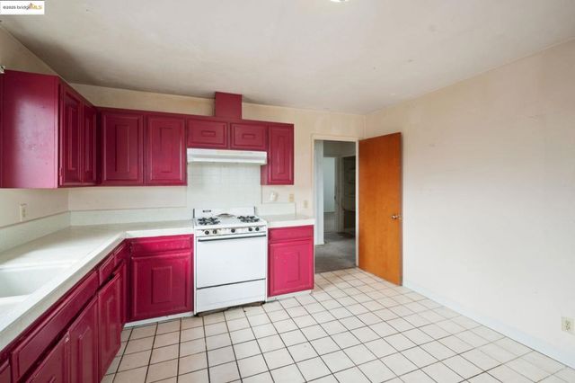 443 443 Watson St, Monterey, CA 93940