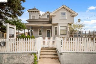 443 443 Watson St, Monterey, CA 93940