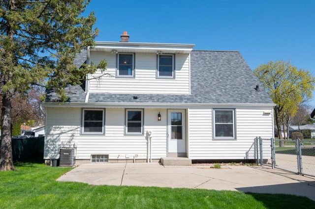 8313 N 105th STREET, Milwaukee, WI 53224