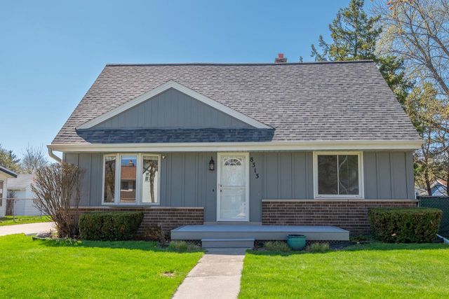 8313 N 105th STREET, Milwaukee, WI 53224