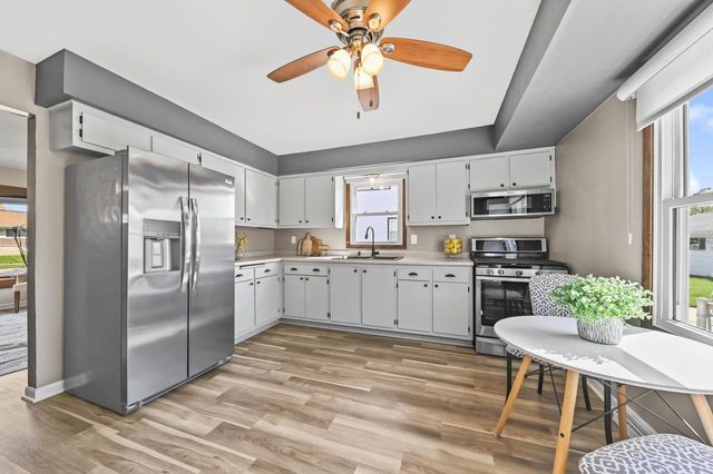8313 N 105th STREET, Milwaukee, WI 53224
