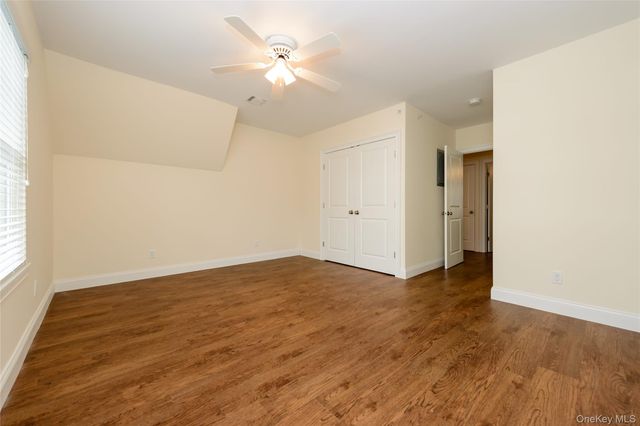 24 Creek Road 205, Huntington, NY 11743