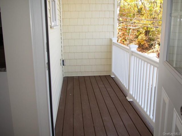 24 Creek Road 205, Huntington, NY 11743