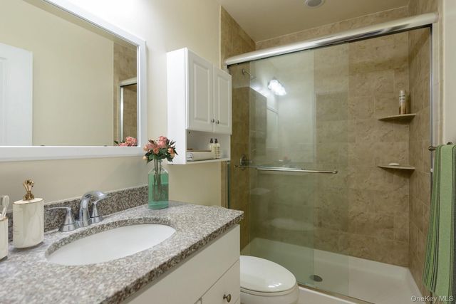 24 Creek Road 205, Huntington, NY 11743