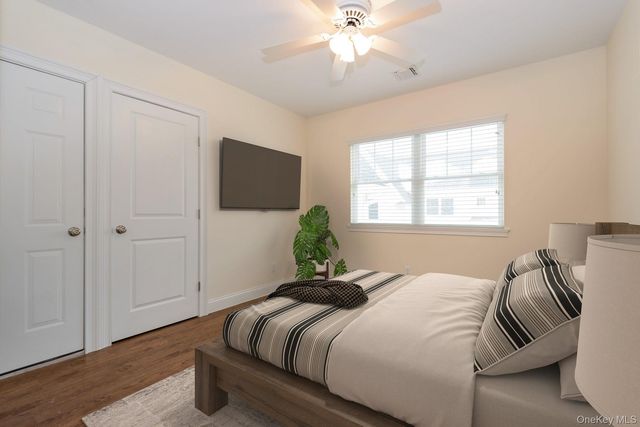 24 Creek Road 205, Huntington, NY 11743