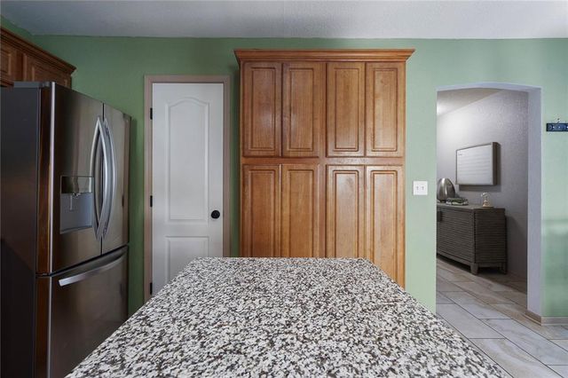 610 SW Shadow Glen Court, Blue Springs, MO 64015