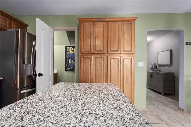 610 SW Shadow Glen Court, Blue Springs, MO 64015