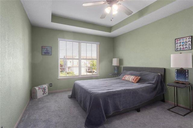 610 SW Shadow Glen Court, Blue Springs, MO 64015