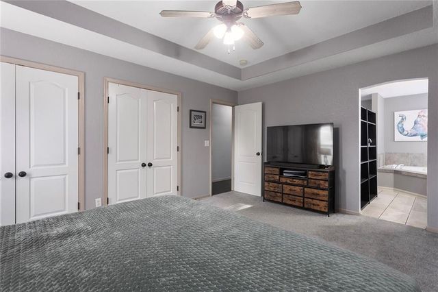 610 SW Shadow Glen Court, Blue Springs, MO 64015