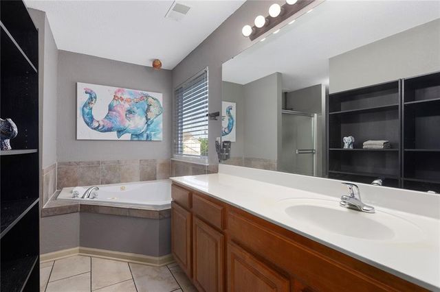610 SW Shadow Glen Court, Blue Springs, MO 64015