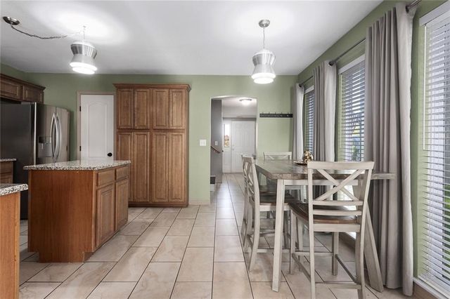 610 SW Shadow Glen Court, Blue Springs, MO 64015