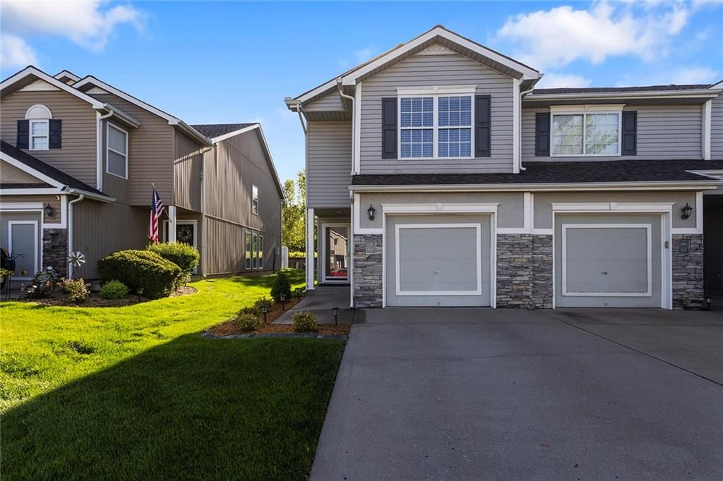610 SW Shadow Glen Court, Blue Springs, MO 64015