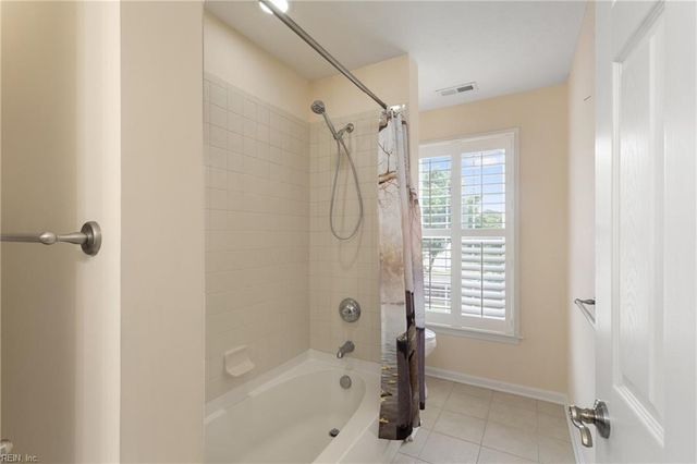 7187 Stokes DR, Hayes, VA 23072