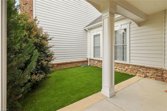 7187 Stokes DR, Hayes, VA 23072
