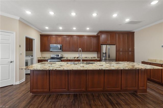 7187 Stokes DR, Hayes, VA 23072