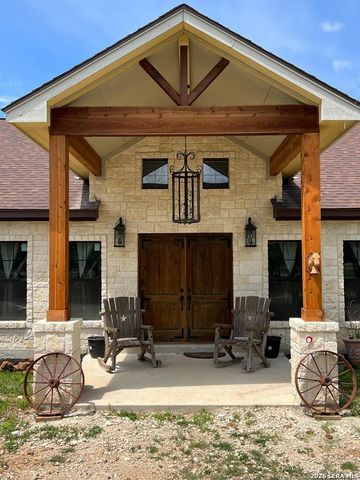 745 County Road 2645, Moore, TX 78057