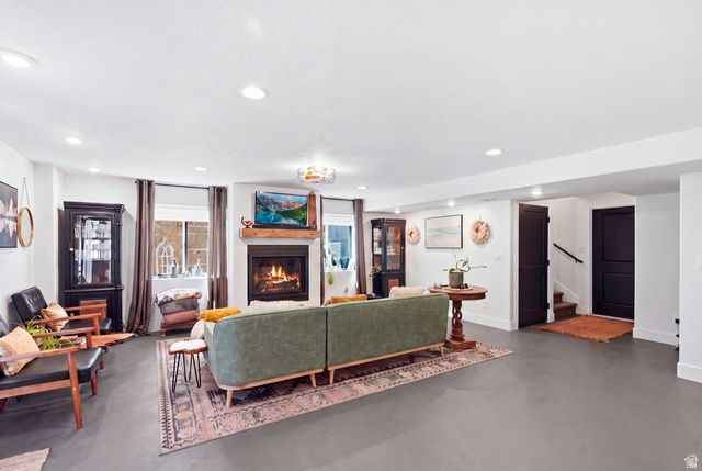 1027 W SEASONS VIEW CT, Lehi, UT 84048