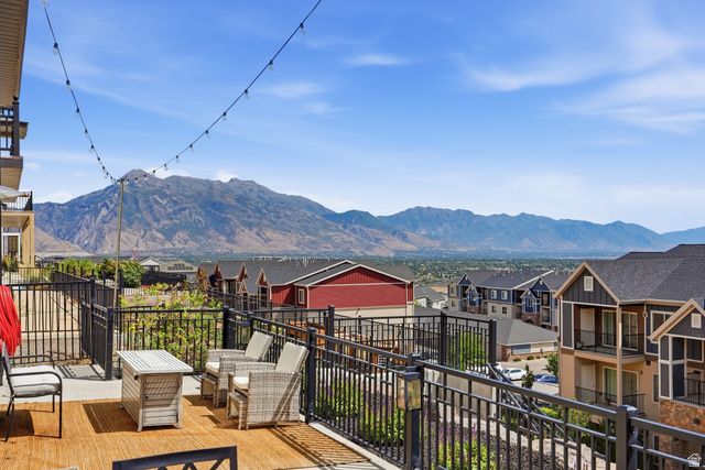 1027 W SEASONS VIEW CT, Lehi, UT 84048
