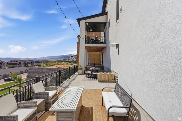 1027 W SEASONS VIEW CT, Lehi, UT 84048