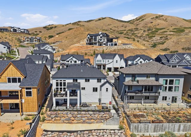 1027 W SEASONS VIEW CT, Lehi, UT 84048
