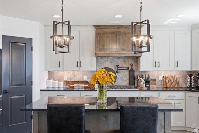1027 W SEASONS VIEW CT, Lehi, UT 84048