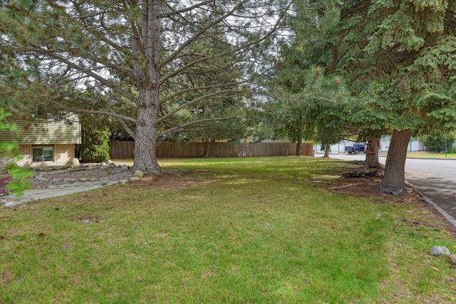 2317 S April Ct, Spokane Valley, WA 99216