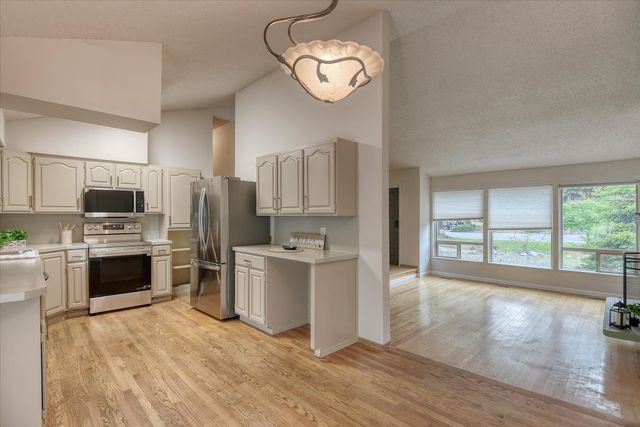 2317 S April Ct, Spokane Valley, WA 99216