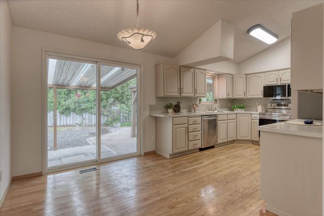2317 S April Ct, Spokane Valley, WA 99216