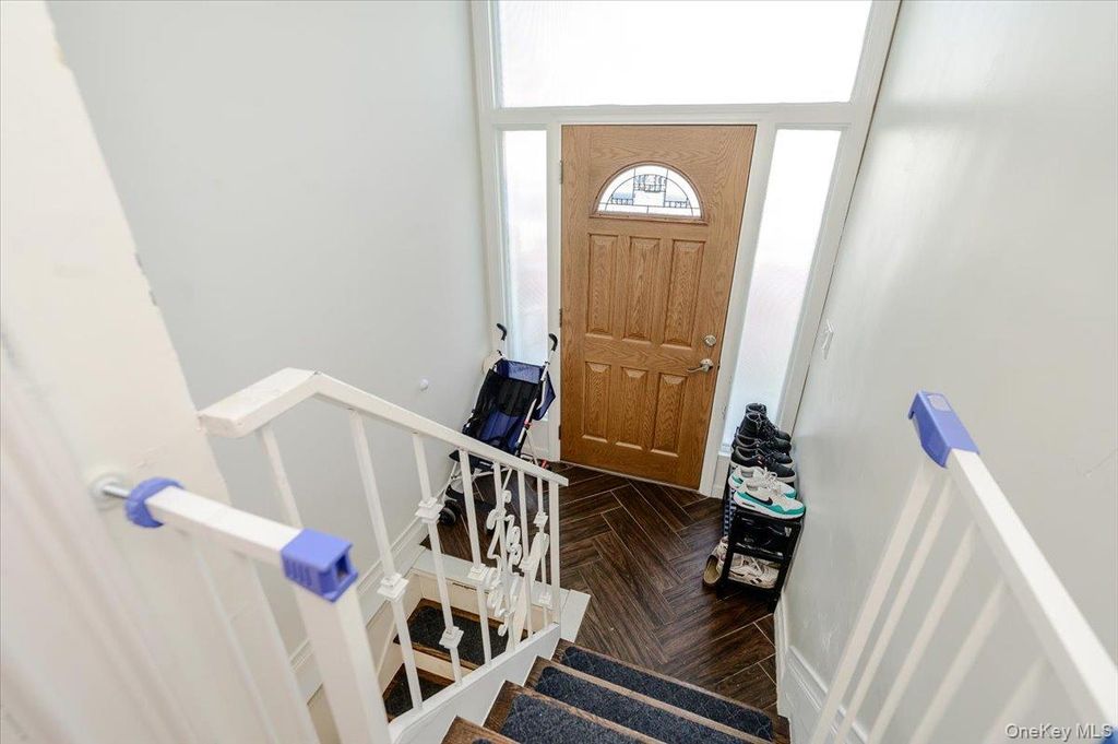 2406 Tiemann Avenue, Bronx, NY 10469 — photo 2