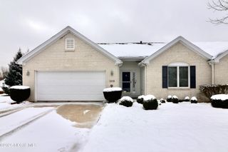 4331 N Watercrest Drive, Toledo, OH 43614