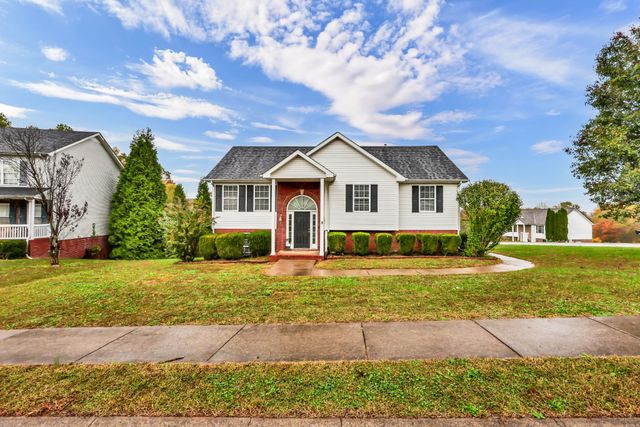 2856 Sharpie Dr, Clarksville, TN 37040