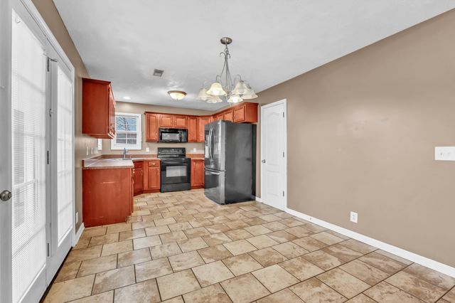 2856 Sharpie Dr, Clarksville, TN 37040