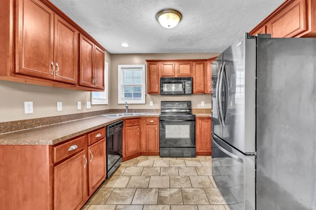 2856 Sharpie Dr, Clarksville, TN 37040