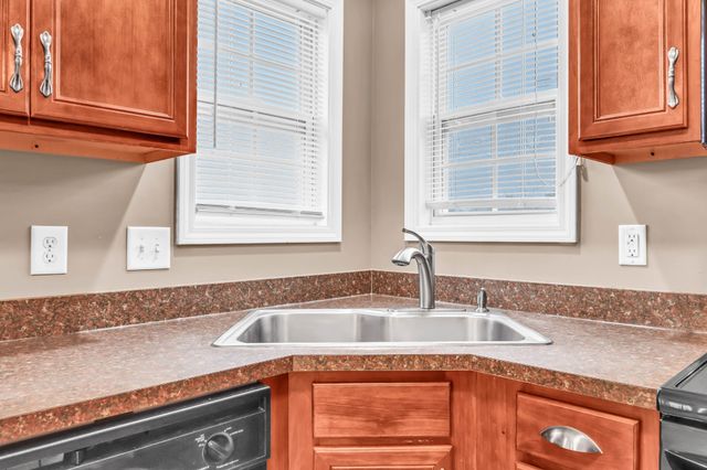 2856 Sharpie Dr, Clarksville, TN 37040