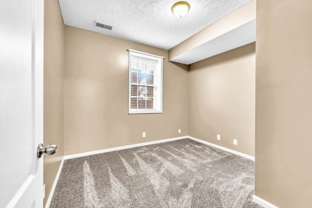 2856 Sharpie Dr, Clarksville, TN 37040