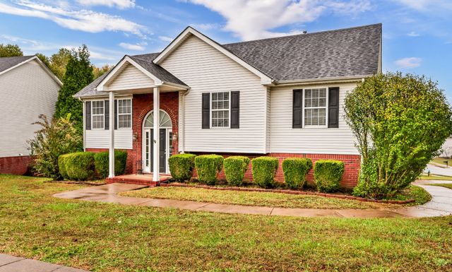 2856 Sharpie Dr, Clarksville, TN 37040