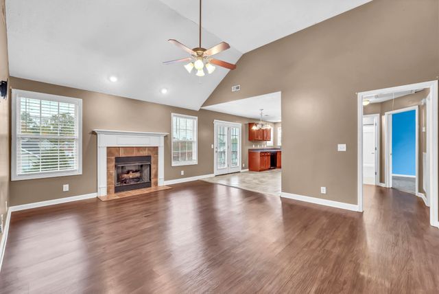 2856 Sharpie Dr, Clarksville, TN 37040