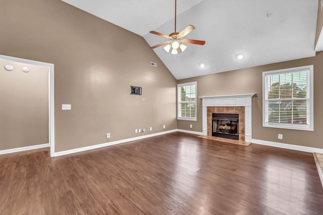 2856 Sharpie Dr, Clarksville, TN 37040