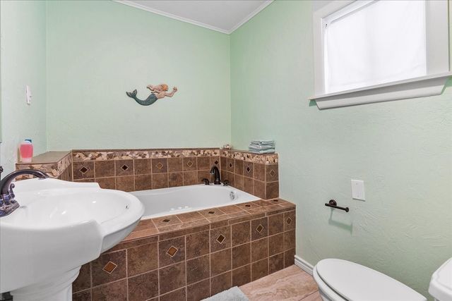 259 Hiland Lane, Pottsboro, TX 75076