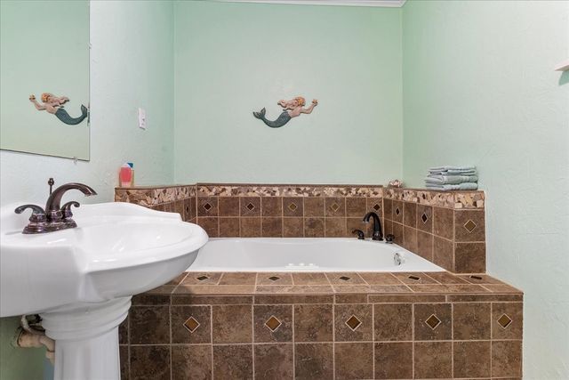 259 Hiland Lane, Pottsboro, TX 75076